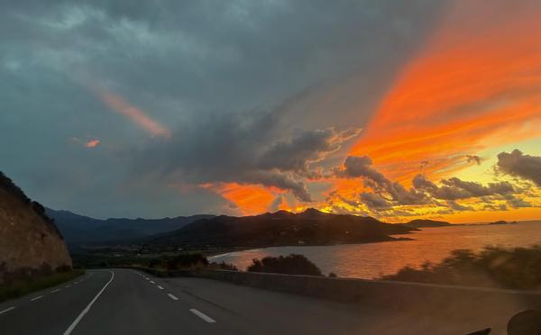 A màghjina - Balagna in focu à l’ora di u tramontu