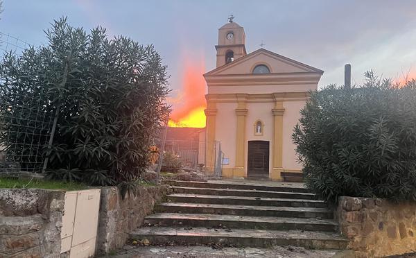 A màghjina - U celu in focu sopra à a ghjesgia di Galeria
