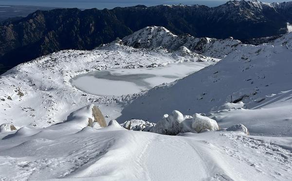 A màghjina - Bastani imbiancatu sott’à u celu d’invernu