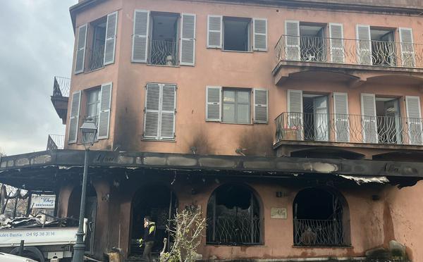 Bastia, un établissement du quai des Martyrs ravagé par les flammes