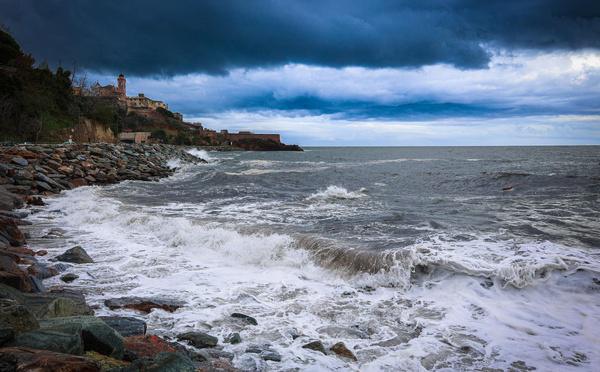 A màghjina - Bastia sott’à i nivuli scuri, à l’affrontu di a timpesta