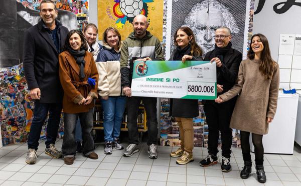 A Festa di a Nazione Calvese, Inseme si pò remet plus de 5 700 € aux écoles et au collège