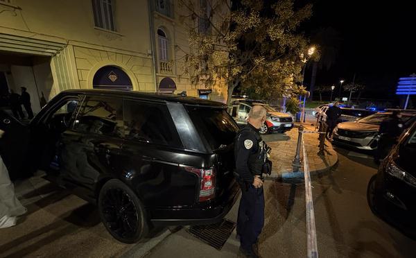 VIDEO - Ajaccio : deux voitures blindées stoppées par la police. Plusieurs individus arrêtés 