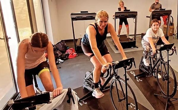 Nager, pédaler, courir… sans sortir : le pari fou du premier triathlon indoor d’Ajaccio