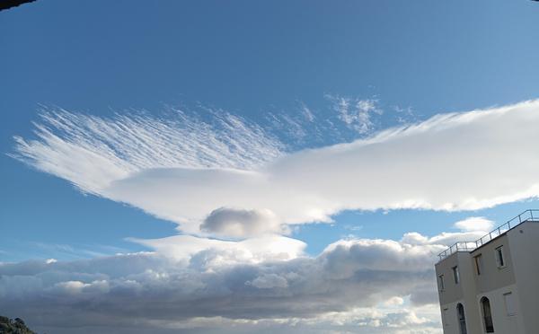 A màghjina - Nuvulu strappadu da u ventu