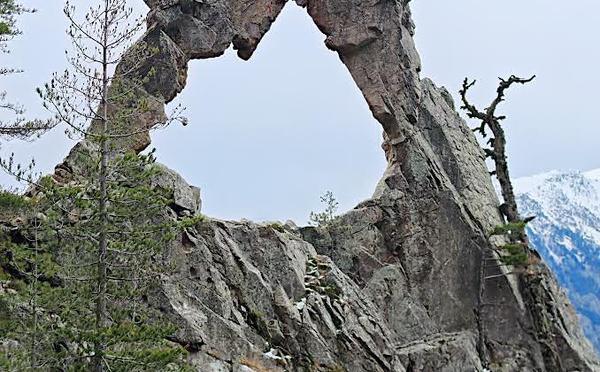 A màghjina - Arcu di Scandulaghja, finestra aperta nant’à a muntagna corsa