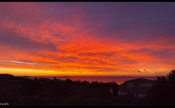 A màghjina - Celu di focu sopra à l'Isuli Cerbicali