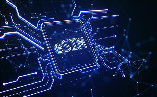 Comment fonctionne l’eSIM et pourquoi c’est une solution idéale pour voyager en Corse