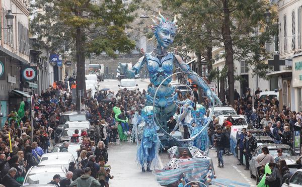 EN IMAGES - Carnaval de Bastia : L'ambiance malgré la grisaille