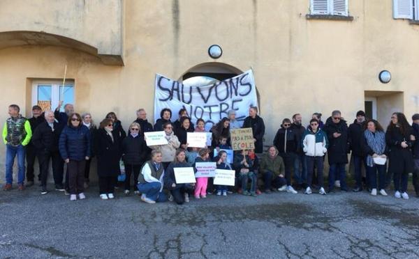Vivario - Mobilisation pour sauver l'école du village