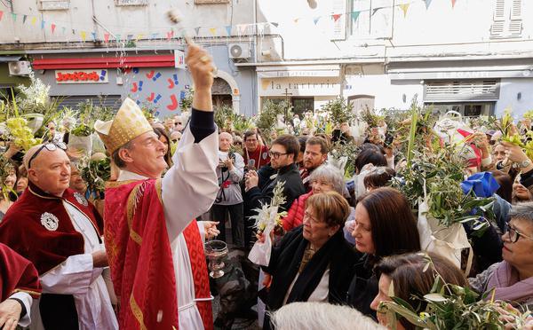 Bastia - Le cardinal Bustillo et plusieurs centaines de fidèles pour la célébration des Rameaux à Saint-Jean-Baptiste