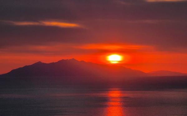 A màghjina - Alba di focu nant’à l’isula d’Elba