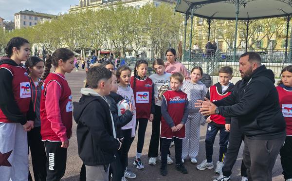 À Bastia, les élèves invités à découvrir de nouveaux sports sur la place Saint-Nicolas