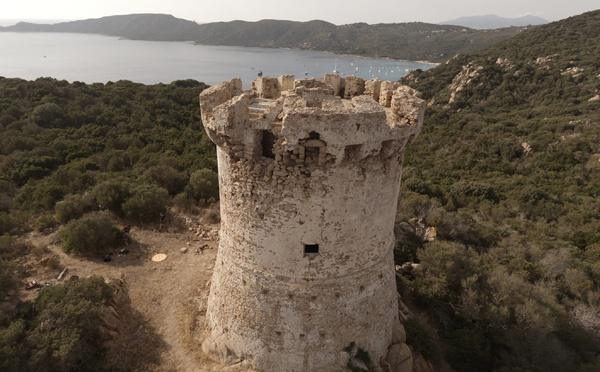 Coti Chjavari : une collecte de fonds pour restaurer la tour génoise de Capu Neru