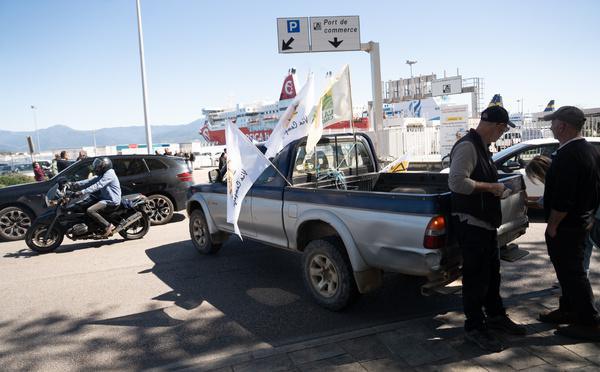  Corse : le blocage des ports se poursuit.  Une table ronde prévue ce jeudi