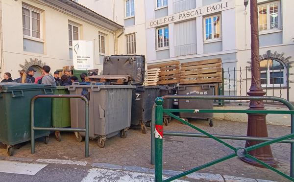 Corte : Les lycéens protestent contre la fermeture de classes dans le rural