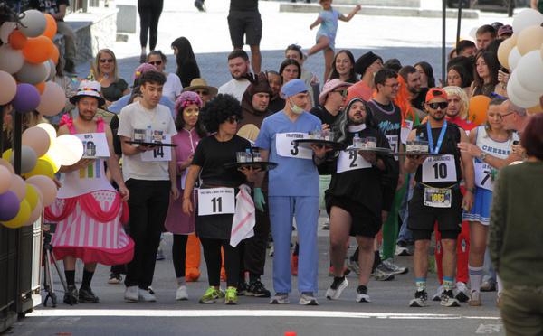 Corte - La course des garçons de café lance les animations carnavalesques