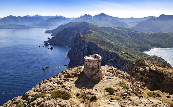 A màghjina - Capu Rossu : a torra sopra à l’abissu