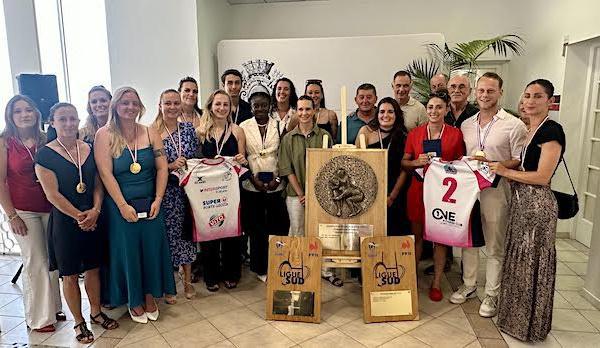 Rugby - Les Ponettes, championnes de France, hôtes de la mairie de Bastia