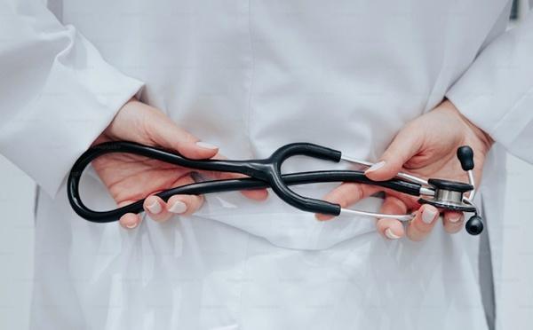 En Corse, des médecins parrains pour accompagner les étudiants jusqu'à l'installation