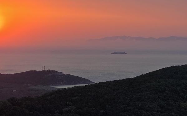 A màghjina - Capraia à l'alba, vista da Ruglianu...