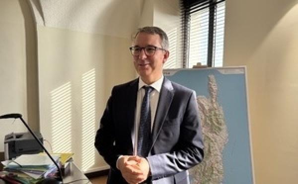 Le départ de Rémi-François Paolini provoque une mobilisation inédite