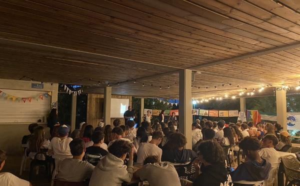 Per a Pace poursuit sa « Caravane pour la paix » et invite au débat sur les conflits contemporains