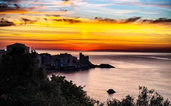 A màghjina - Erbalonga, u sole nasce é a bellezza si posa