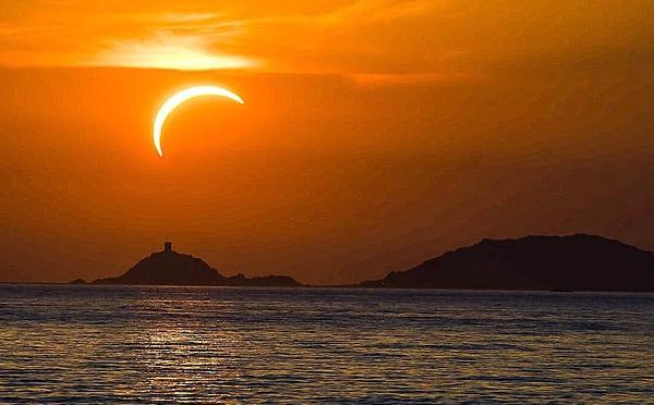 EN IMAGES - La Corse au rendez-vous de l’éclipse solaire