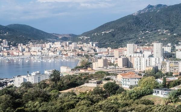 Immobilier en Corse : moins de ventes, mais toujours de fortes tensions sur le littoral