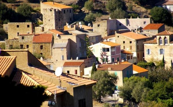 Deux maires corses relancent la bataille pour obtenir un statut de résident