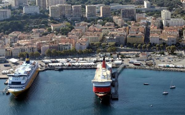Tourisme : une fréquentation quasiment stable en août dans les ports et aéroports corses