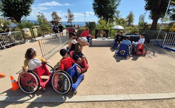 À Ajaccio, Sette in Carritellu fait du touch rugby fauteuil un terrain d’inclusion