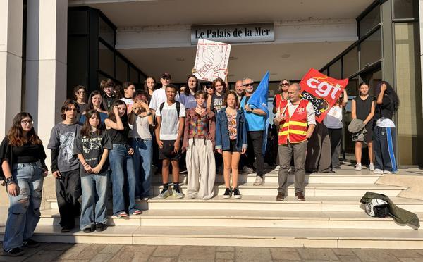 À Bastia, les lycéens dans la rue pour réclamer une école à la hauteur de leurs ambitions