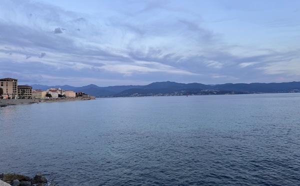 A màghjina - Celu di vaghjime in Aiacciu