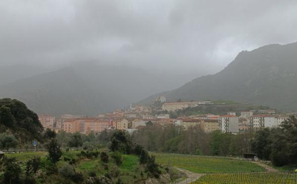 Pesticides dans l’air en Corse : ce que révèlent dix ans de mesures