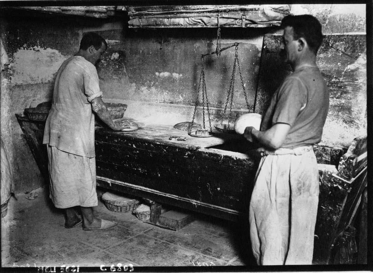 [Focus] - Journée mondiale du pain le 16 octobre. Découvrez les photos de nos boulangers du siècle dernier avec la BNF