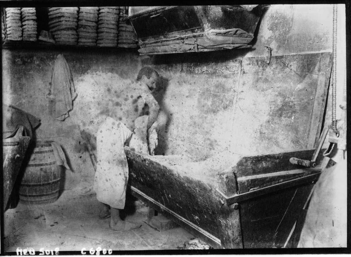 [Focus] - Journée mondiale du pain le 16 octobre. Découvrez les photos de nos boulangers du siècle dernier avec la BNF