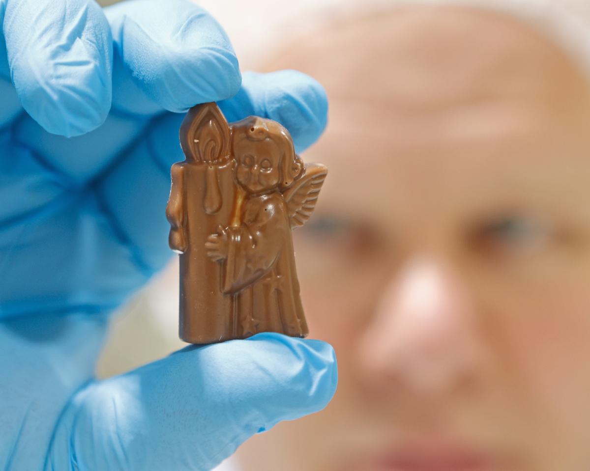 [Focus] - La fabrication des chocolats de Noël a commencé