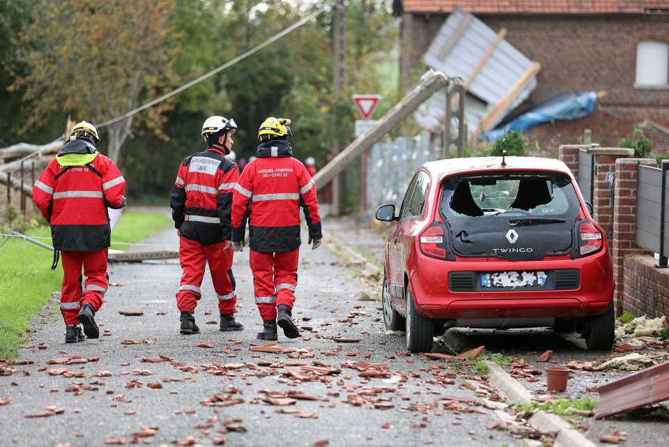 [Focus] - Vidéo et photos - une tornade détruit un village du Nord de la France
