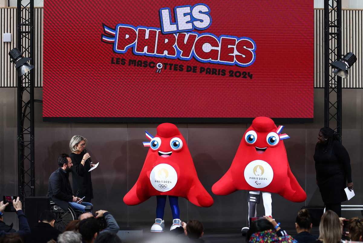 Paris 2024 présente les Phryges, les deux mascottes des Jeux olympiques 2024 