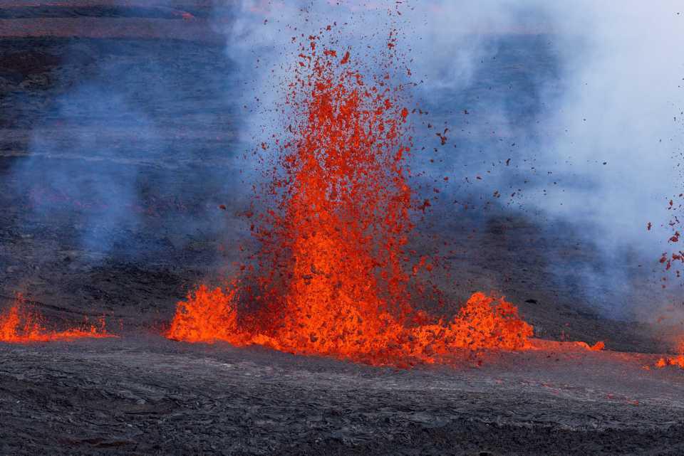 [Focus] - Le plus grand volcan du monde en éruption à Hawaii