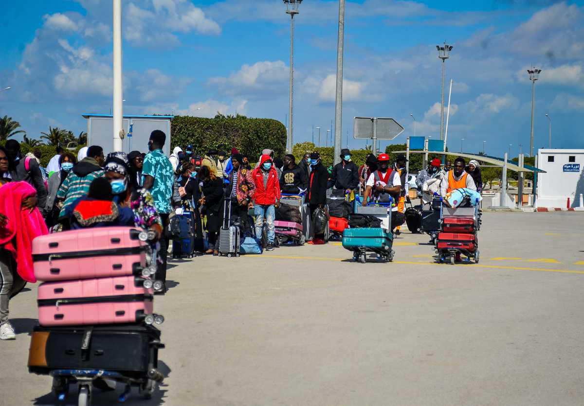 [Focus] - L'exode des Subsahariens de Tunisie après un regain de violences racistes