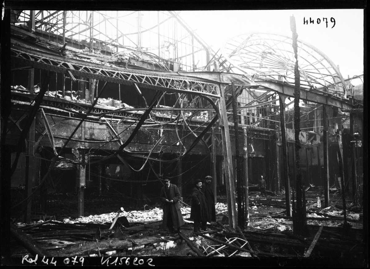 [Focus] - Retour en images sur l'incendie du Moulin Rouge à Paris en 1915 
