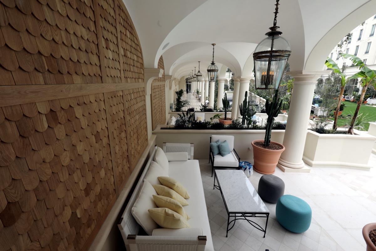 [Focus] - L'Hôtel Carlton à Cannes fête ses 110 en 2023. Photos d'aujourd'hui et d'hier 