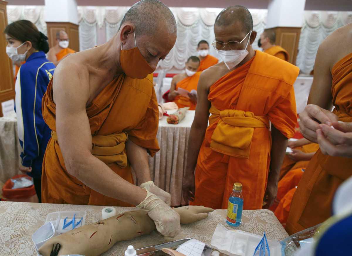 [Focus] - La santé des moines bouddhistes : formation aux premiers secours et prévention en Thaïlande