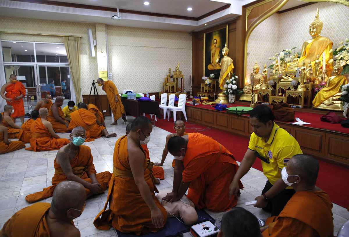 [Focus] - La santé des moines bouddhistes : formation aux premiers secours et prévention en Thaïlande