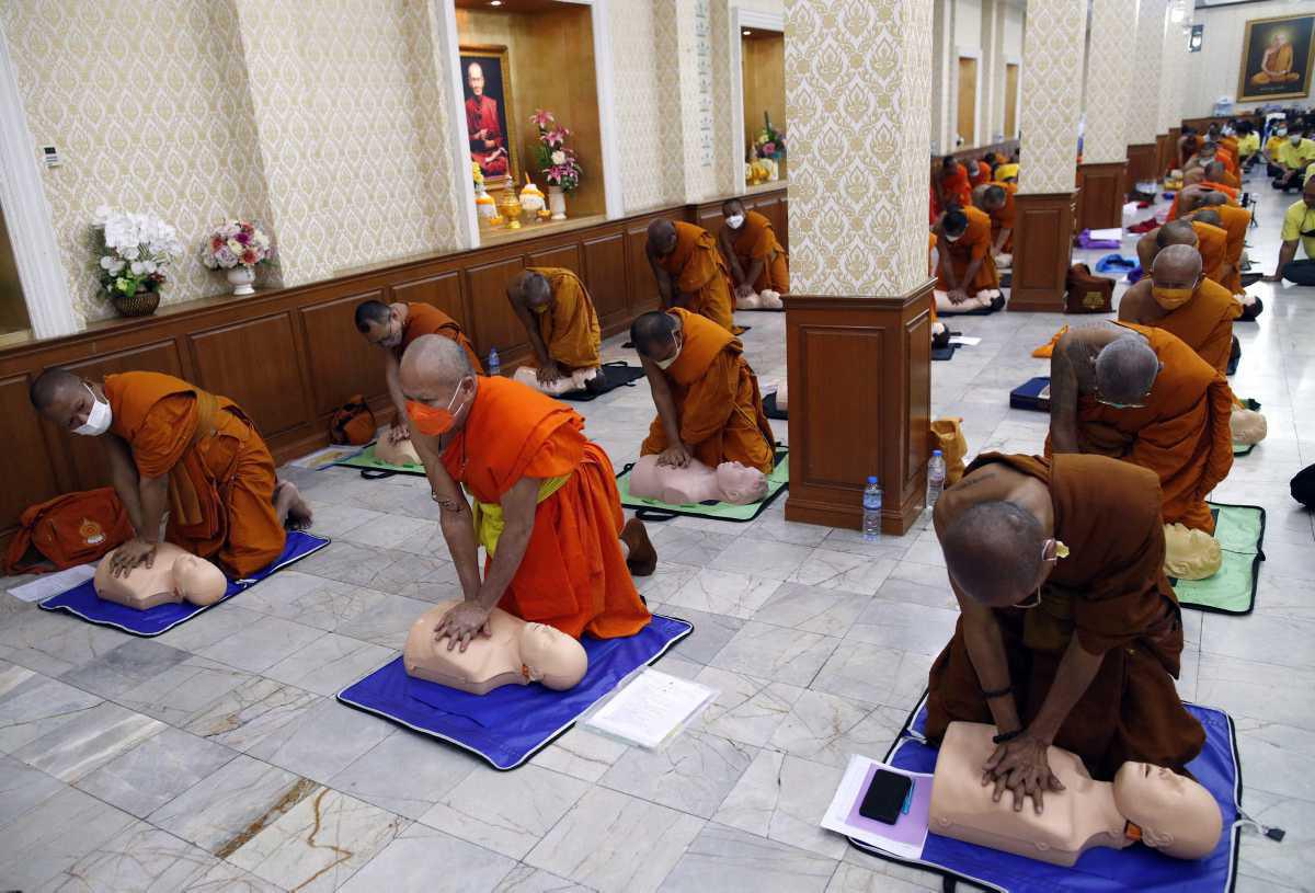 [Focus] - La santé des moines bouddhistes : formation aux premiers secours et prévention en Thaïlande