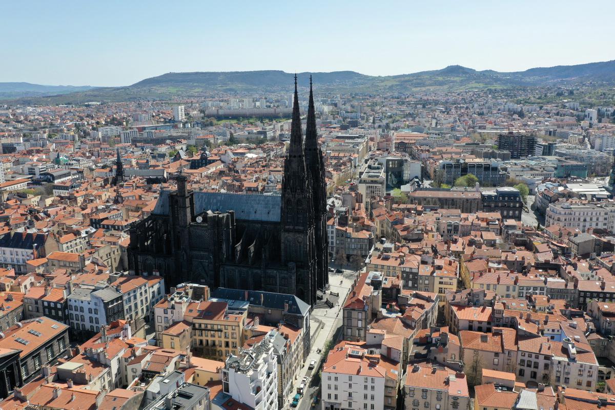 [Focus] - Deuxième plus gros chantier après Notre-Dame de Paris, la cathédrale de Clermont-Ferrand