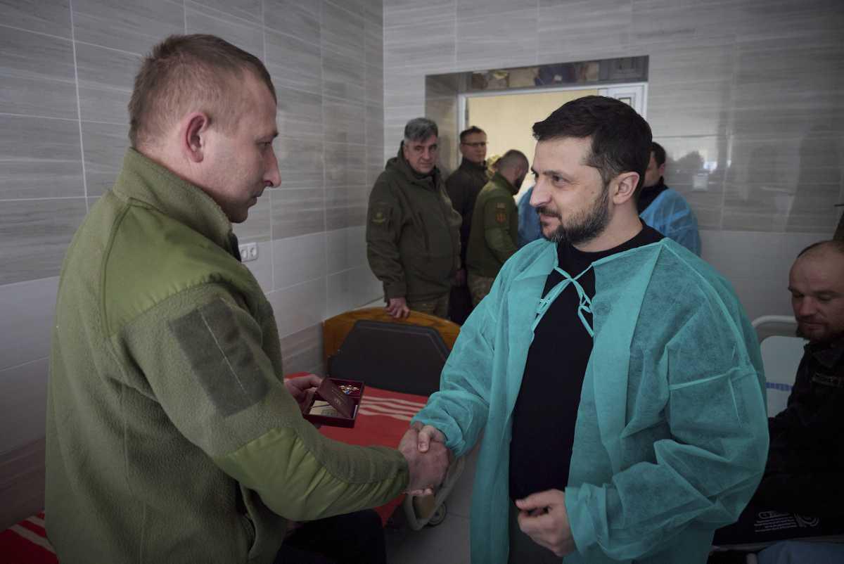[Focus] - Dans le dressing de Volodymyr Zelensky. Lookbook d'un président chef de guerre